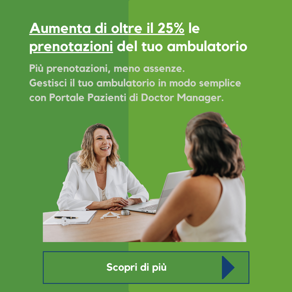 medico felice e paziente in visita. il banner parla del portale pazienti di doctor manager e dei vantaggi per gli ambulatori